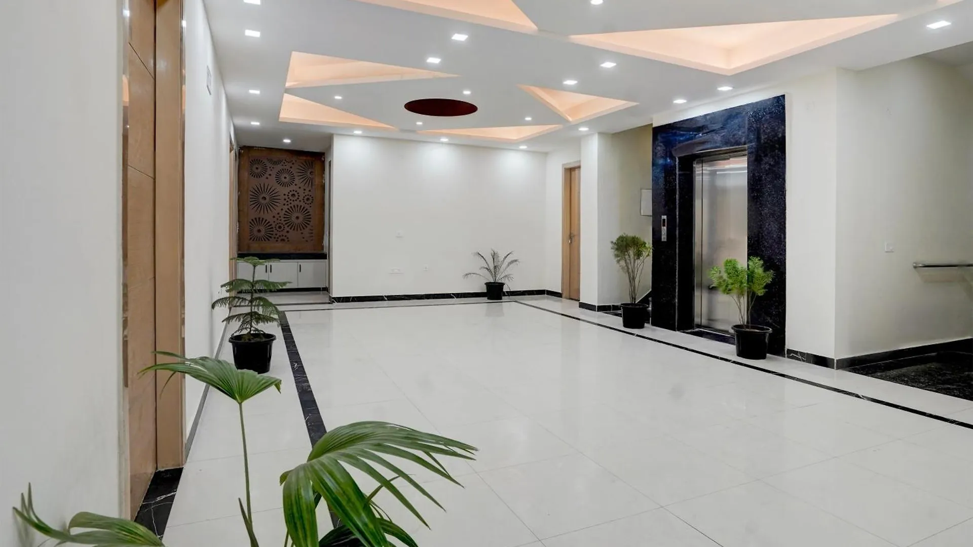 Fabhotel Sky Gurgaon 3*,  India
