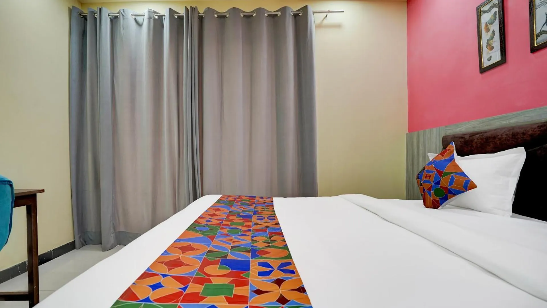 Fabhotel Sky Gurgaon 3*,
